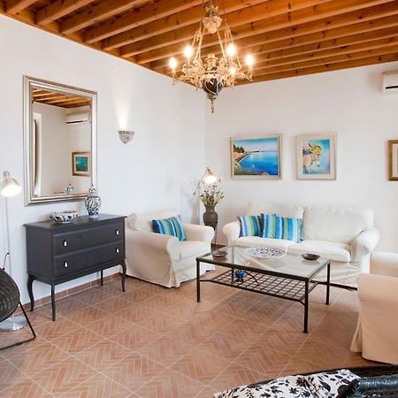 Villa Lindos Экстерьер фото