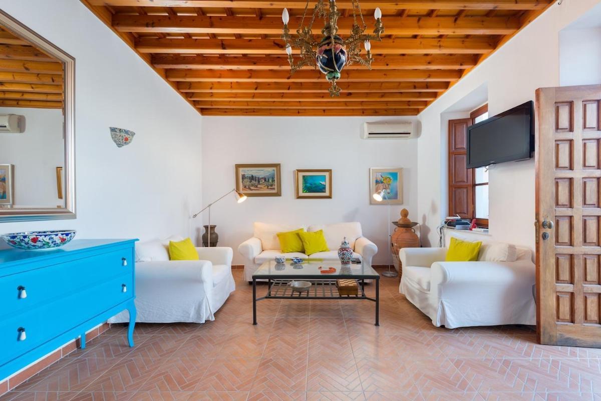 Villa Lindos Экстерьер фото