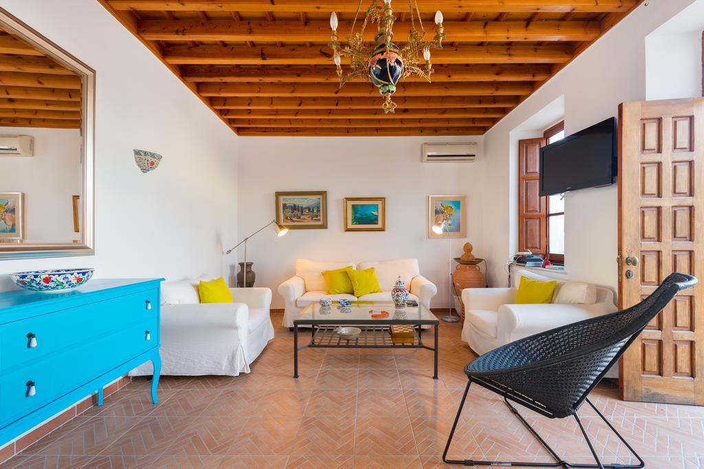 Villa Lindos Экстерьер фото