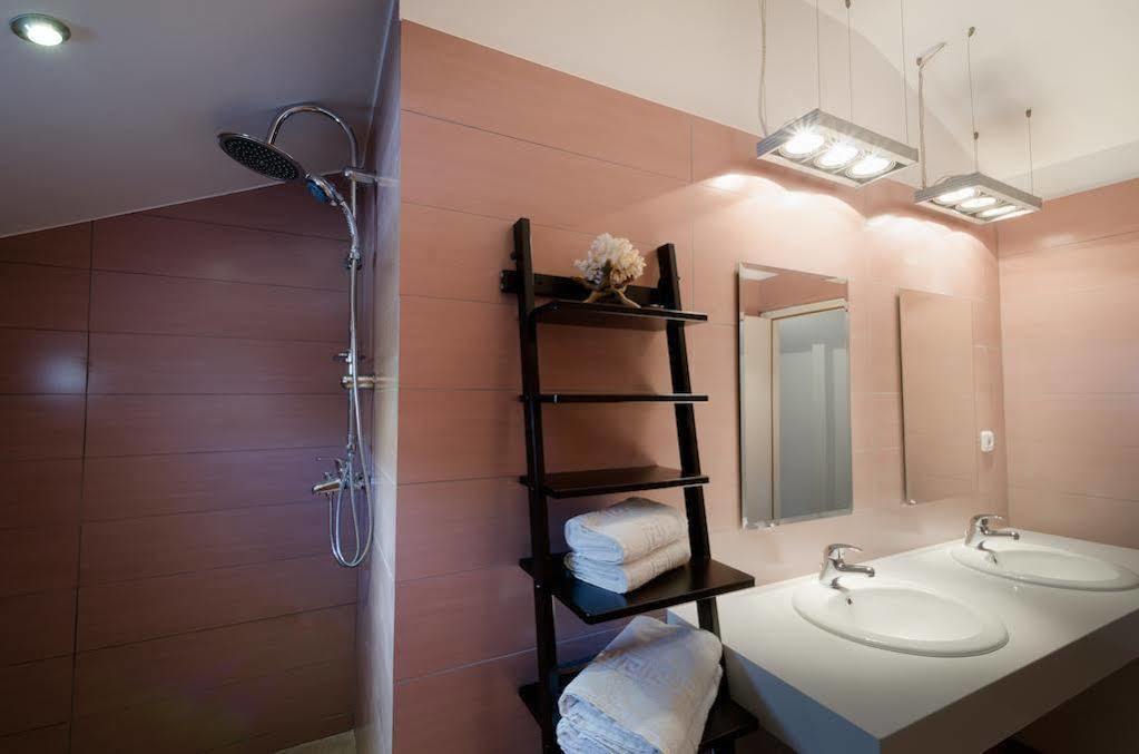 Villa Lindos Экстерьер фото