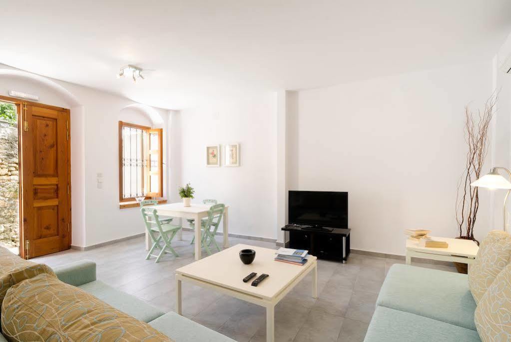 Villa Lindos Экстерьер фото