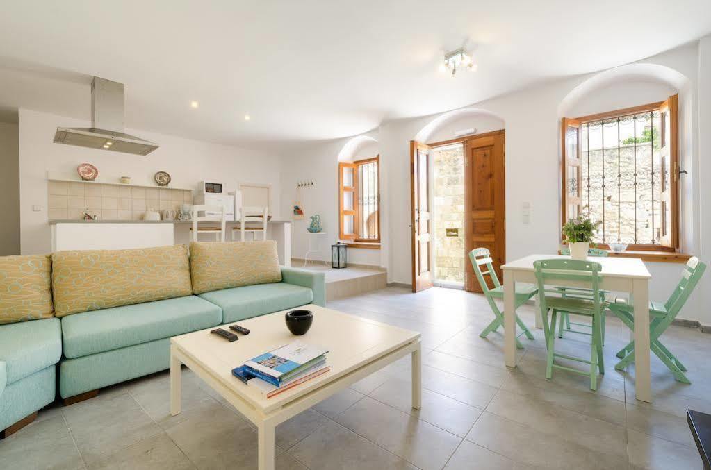Villa Lindos Экстерьер фото